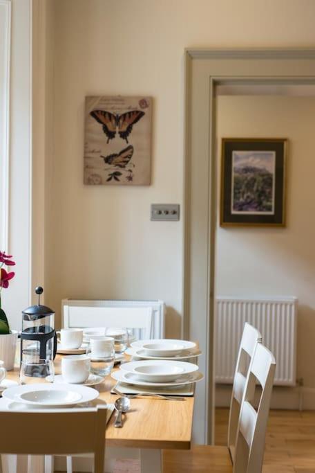 Self Catering , City Centre Apartment With Parking Edinburgh Luaran gambar
